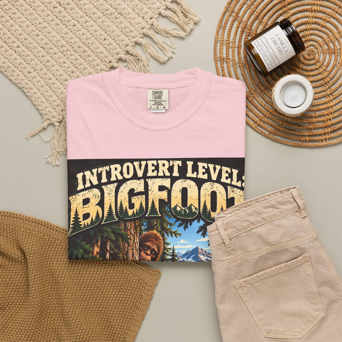 Introvert Level: Bigfoot – Funny Introvert Sasquatch T-Shirt
