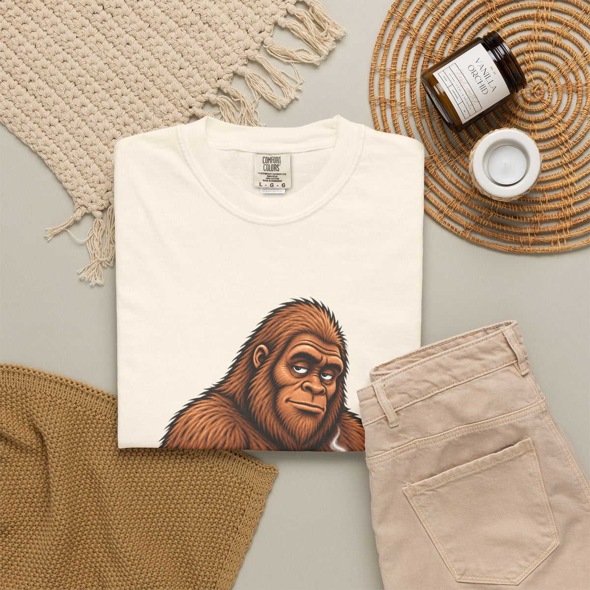 I'm Not Hiding – Funny Bigfoot Coffee T-Shirt