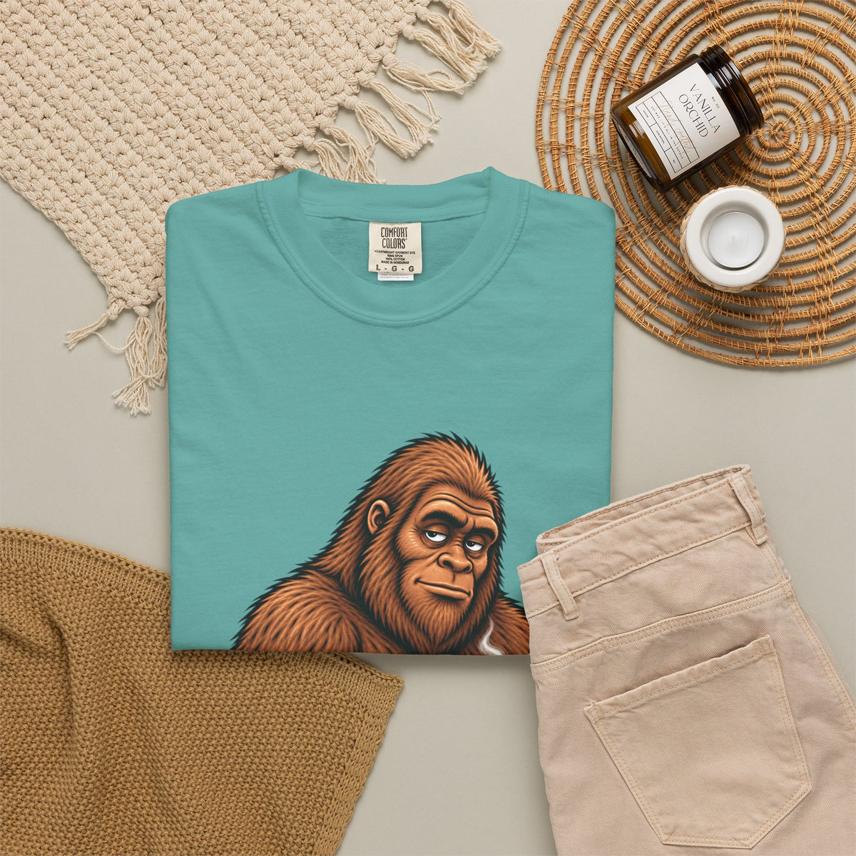 I'm Not Hiding – Funny Bigfoot Coffee T-Shirt