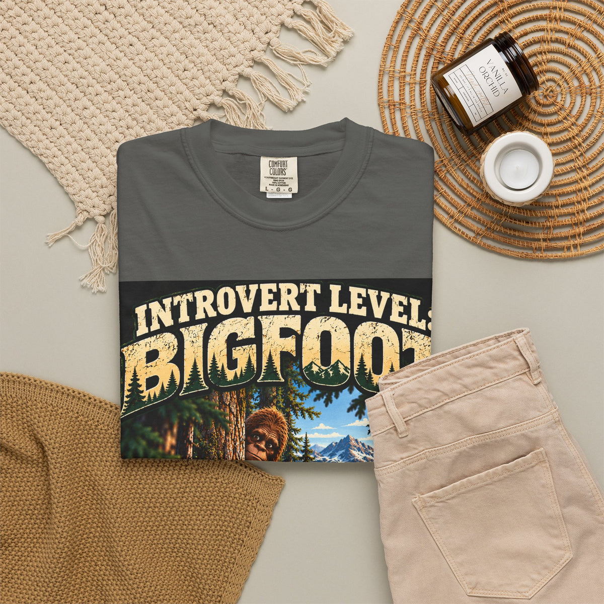 Introvert Level: Bigfoot – Funny Introvert Sasquatch T-Shirt