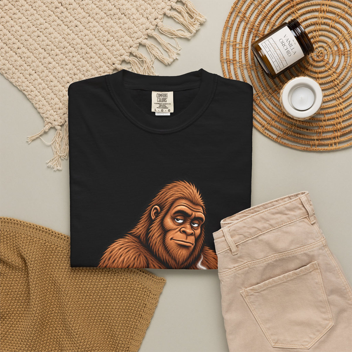 I'm Not Hiding – Funny Bigfoot Coffee T-Shirt