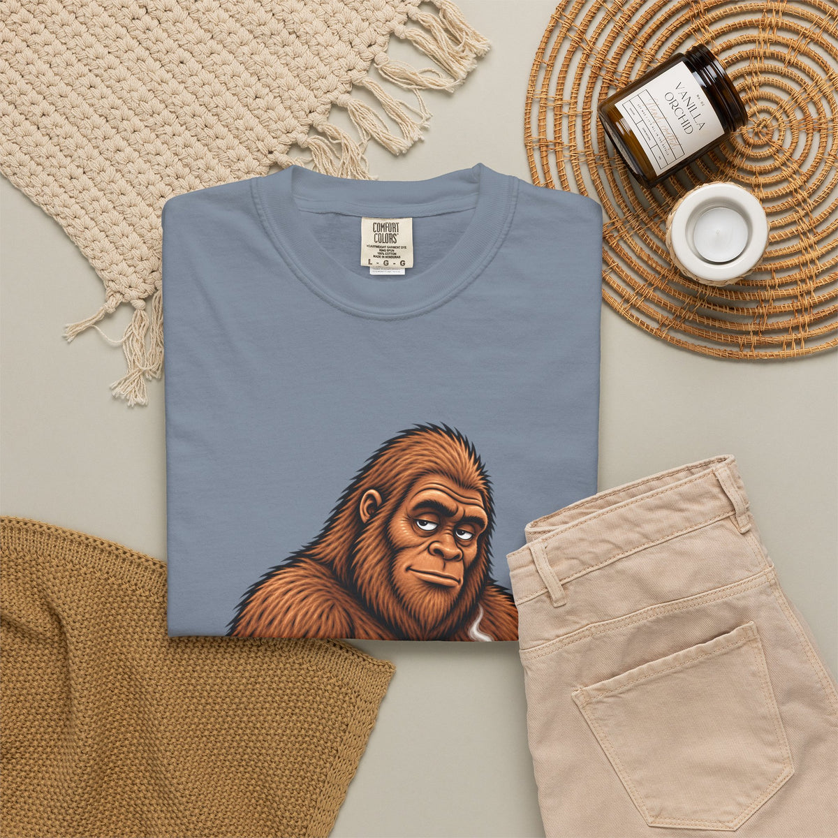 I'm Not Hiding – Funny Bigfoot Coffee T-Shirt
