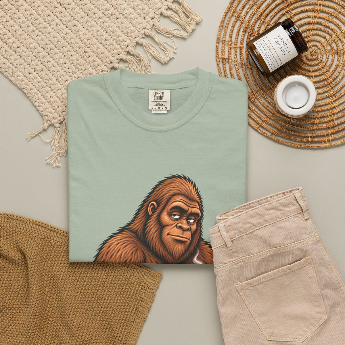 I'm Not Hiding – Funny Bigfoot Coffee T-Shirt