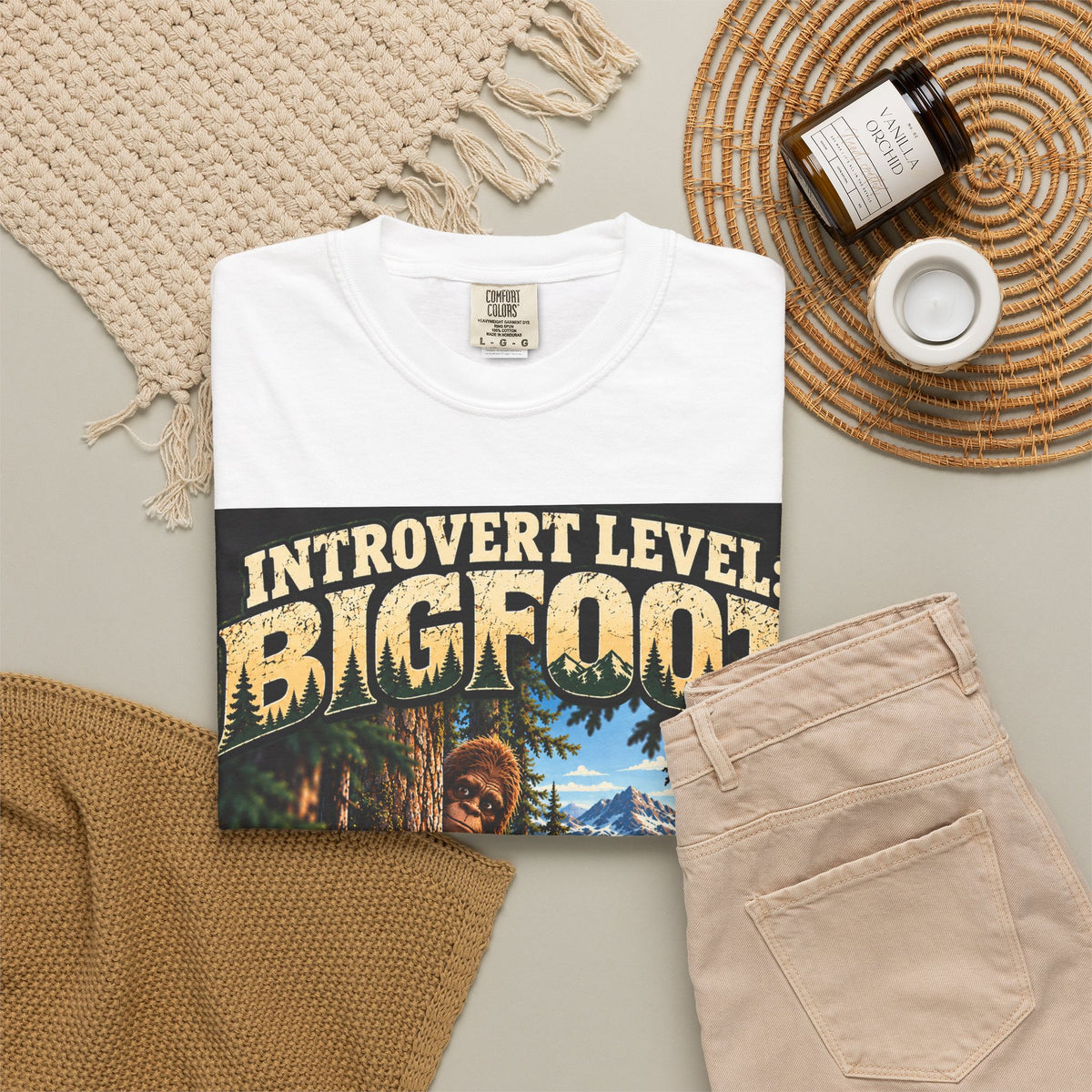 Introvert Level: Bigfoot – Funny Introvert Sasquatch T-Shirt