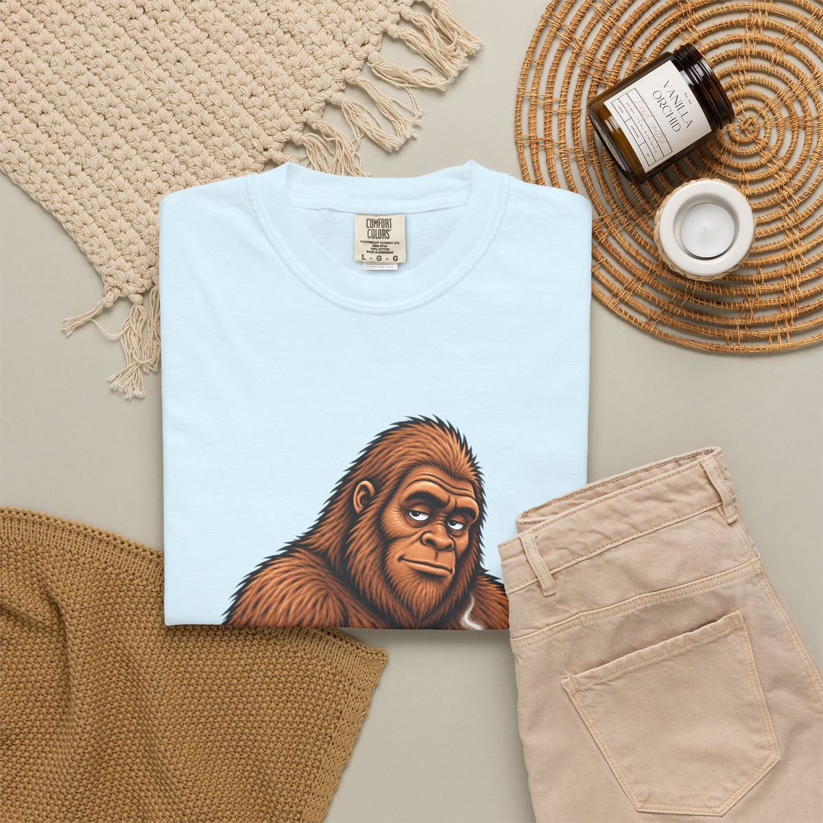 I'm Not Hiding – Funny Bigfoot Coffee T-Shirt