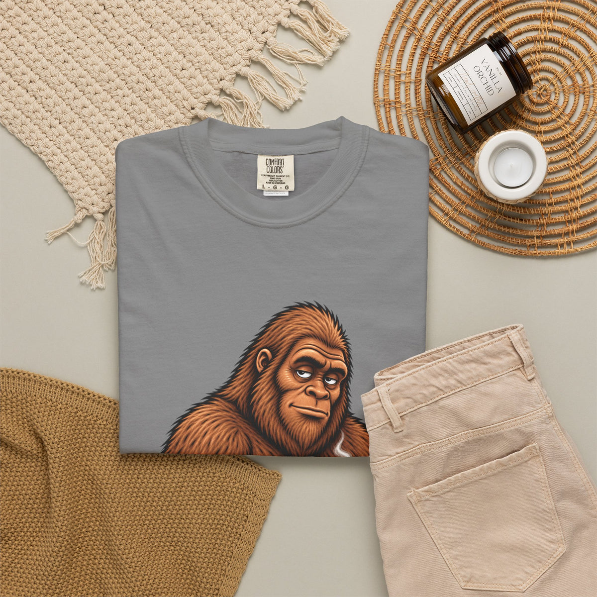 I'm Not Hiding – Funny Bigfoot Coffee T-Shirt